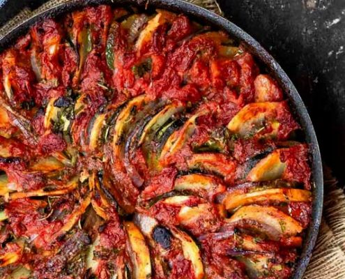 طرز پخت راتاتویی؛ خوراک کدو سبز یونانی