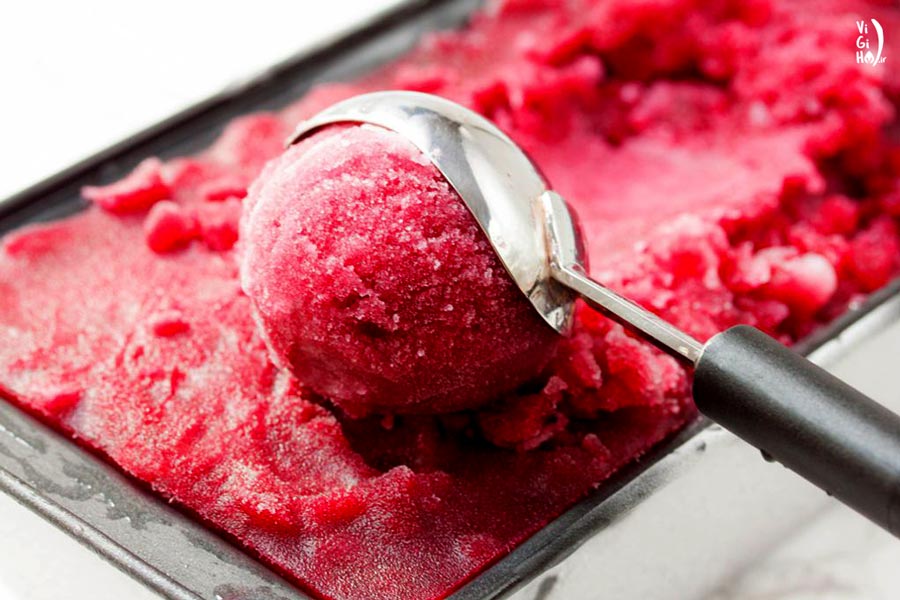 طرز تهیه بستنی یخی انگور قرمز