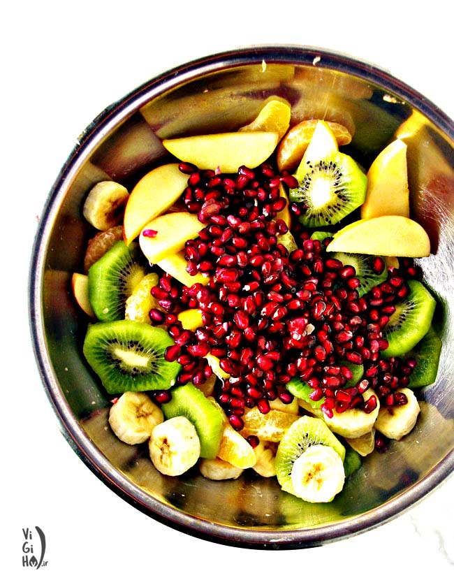 طرز تهیه سالاد میوه زمستانی رنگارنگ